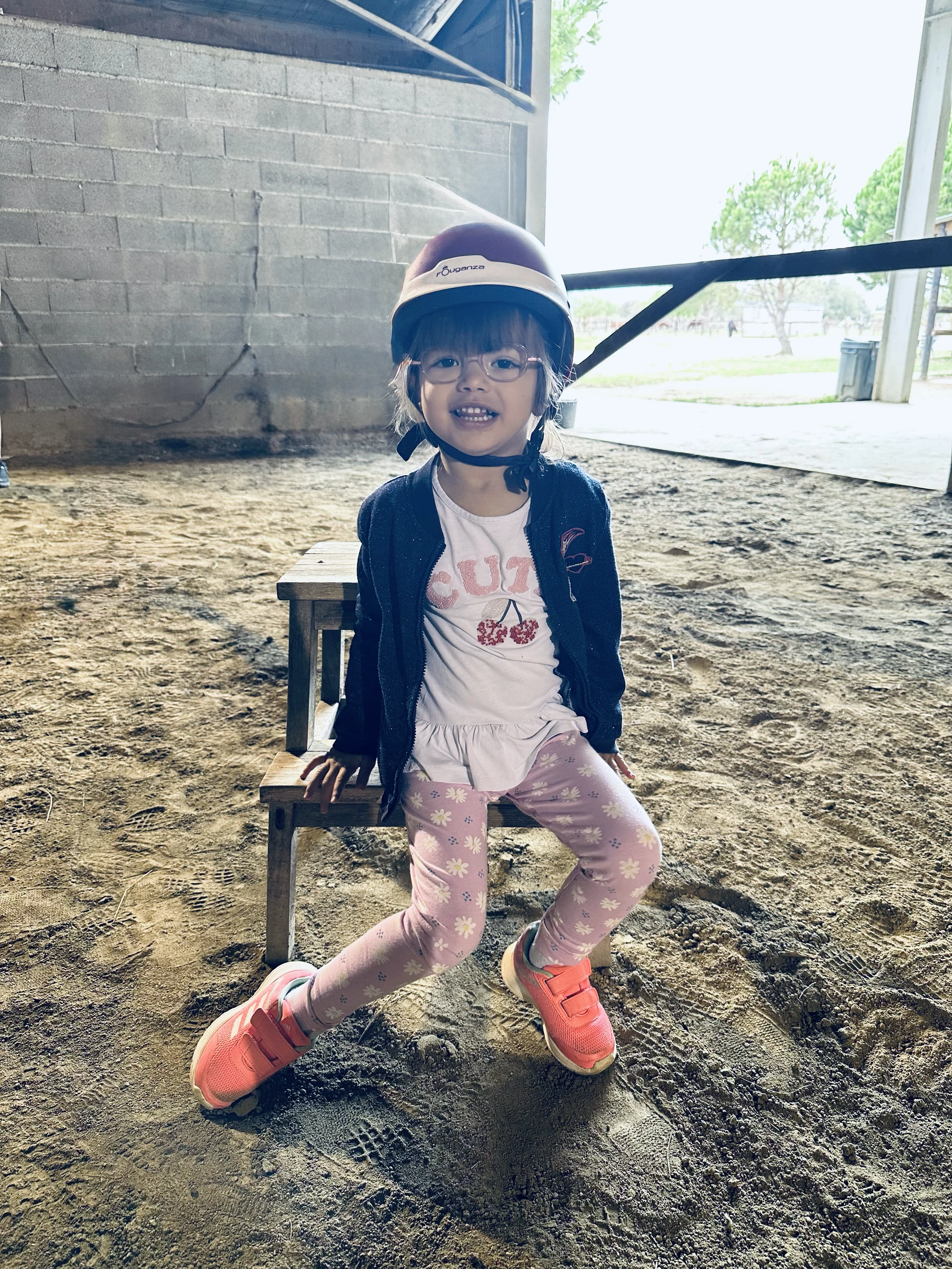 Lana qui fais du poney